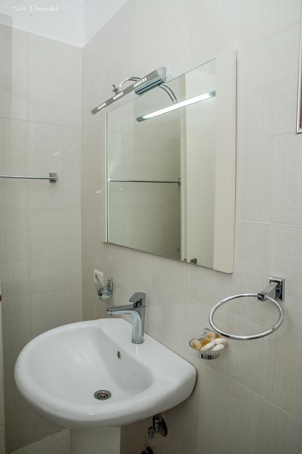 Hotel Edea คอร์เชอ ภายนอก รูปภาพ